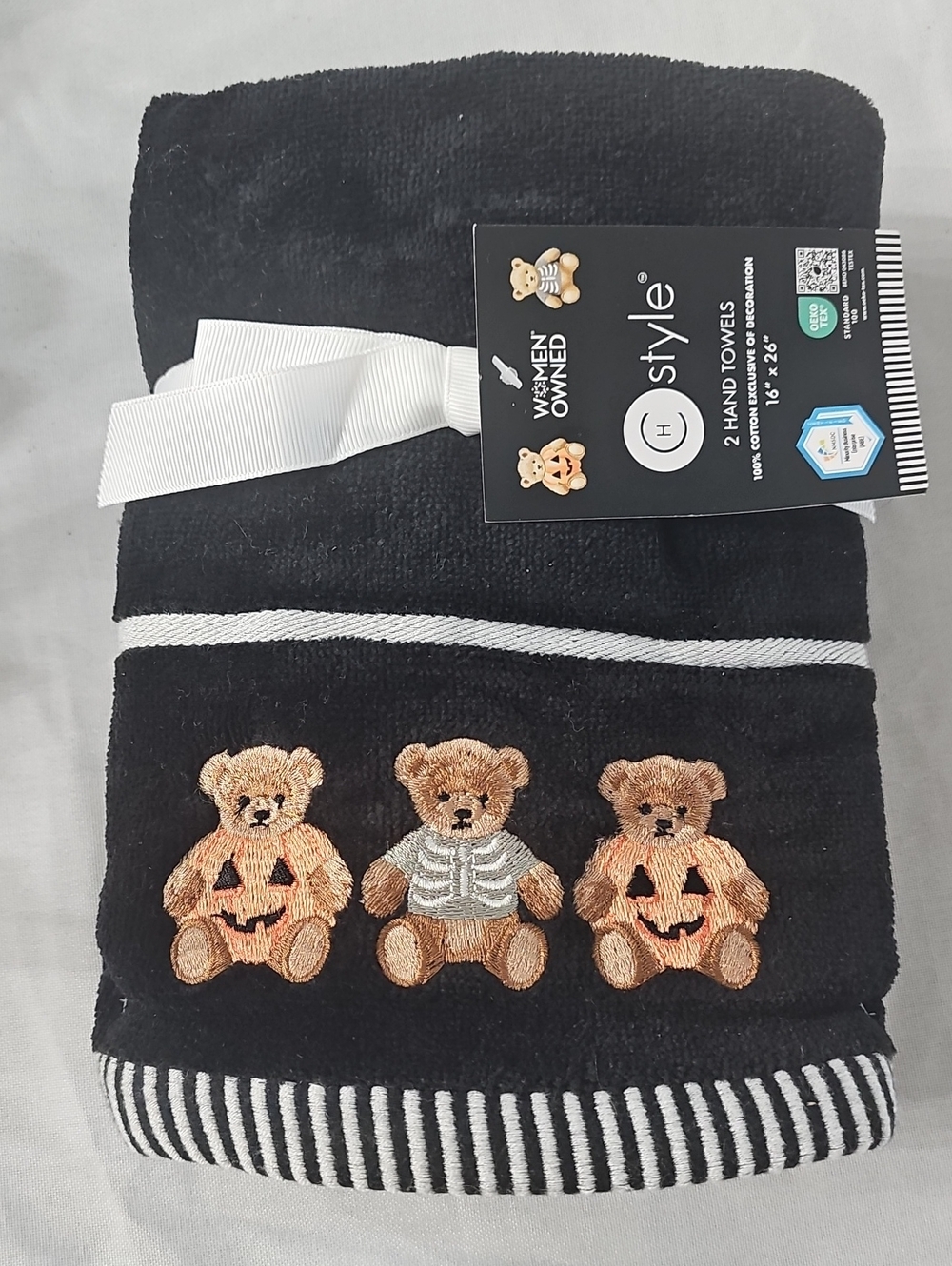 New! Set Of 2 Halloween Costume Bears Hand Towels